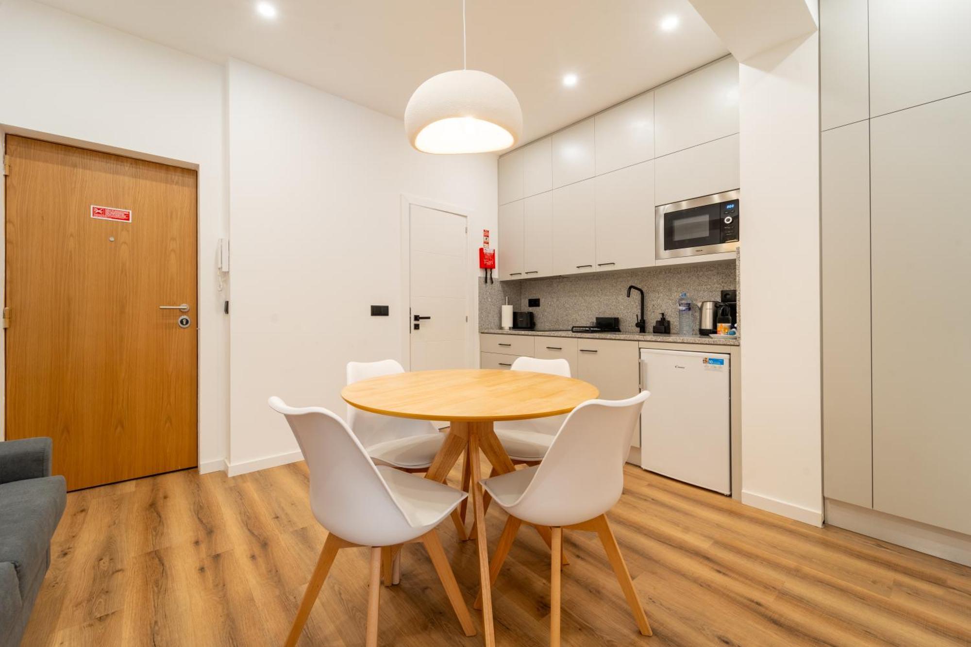Casa Flores - 2 Bedroom, Lift, Ac, Car Parking - Extra Порту Экстерьер фото